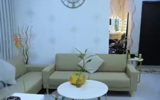 صالون نسائي للبيع في السالمية